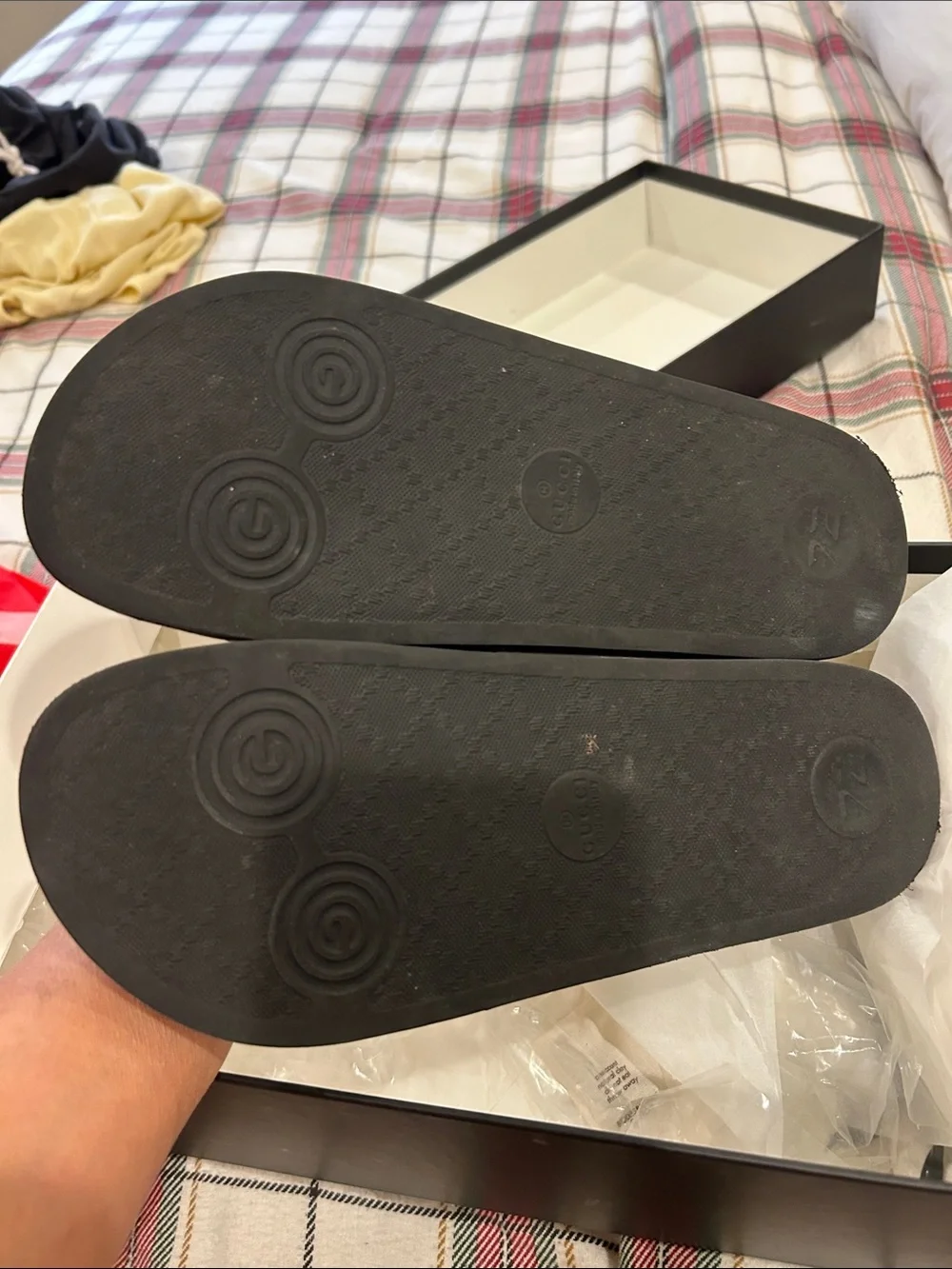 Authentic Gucci Men slides size 6/women size 8